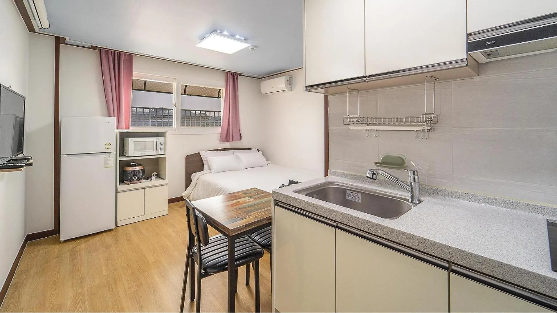Yeongheungdo Ttobagi Pension Incheon South Korea