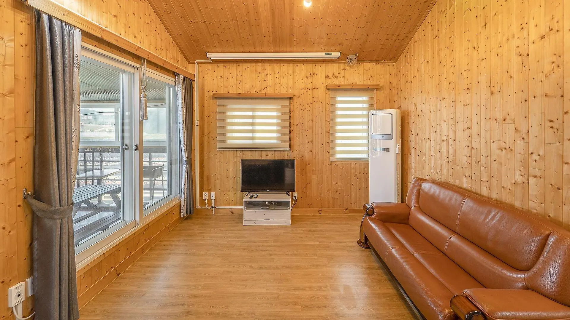 영흥도 또바기 펜션 인천 0*,  대한민국